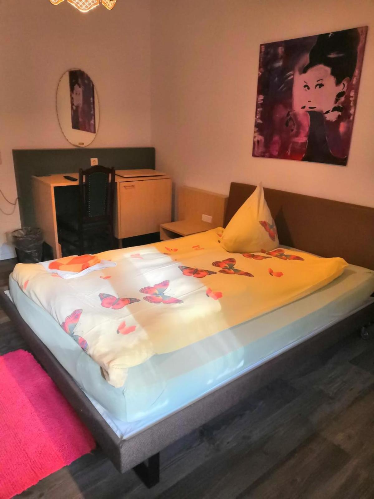 Hotel Zur Schmiede Heiningen 외부 사진